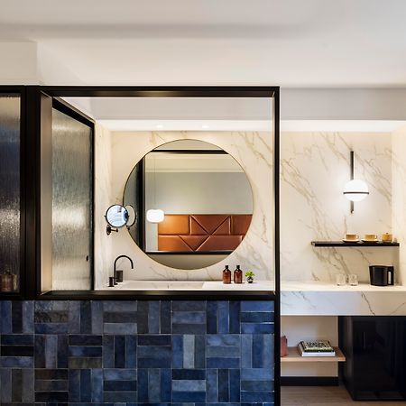 Kimpton Vividora Hotel By Ihg Barcelona Exterior foto Bathroom
